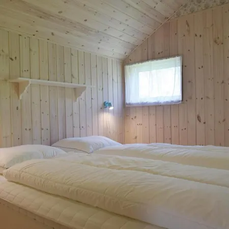Stunning In Rudkobing W/ 3 Bedrooms Spodsbjerg