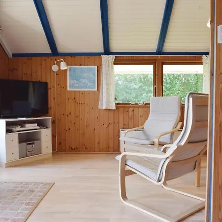Stunning In Rudkobing W/ 3 Bedrooms Spodsbjerg